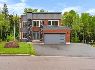 16 Parkplace Ln, Moncton, NB E1A 9N2