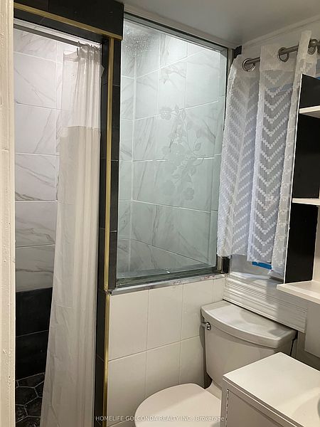 Toronto House for rent - 3 Bedrooms — photo 8