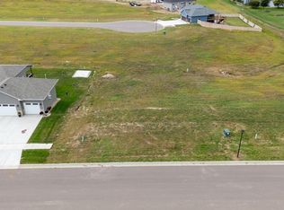613 Hanna Trl, Crooks, SD 57020