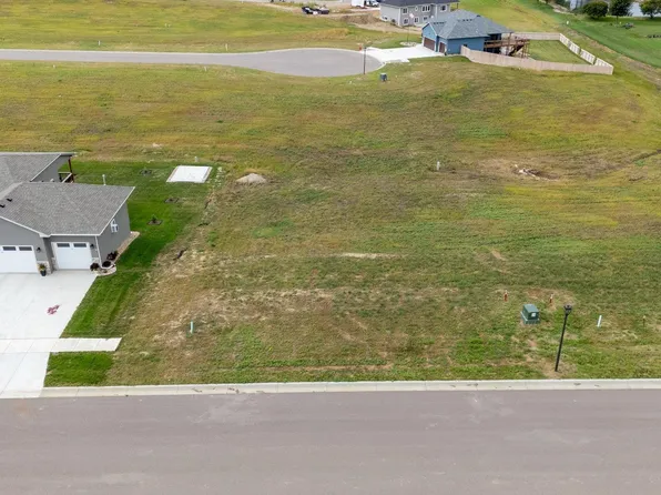 613 Hanna Trl, Crooks, SD 57020