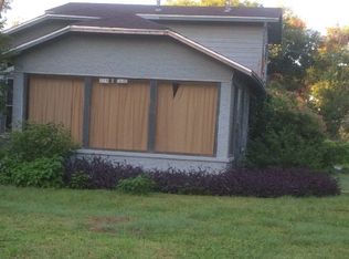 229 N 3rd St, Uvalde, TX 78801