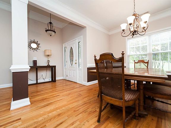 5th image of 252 Lauren Hope Ln
