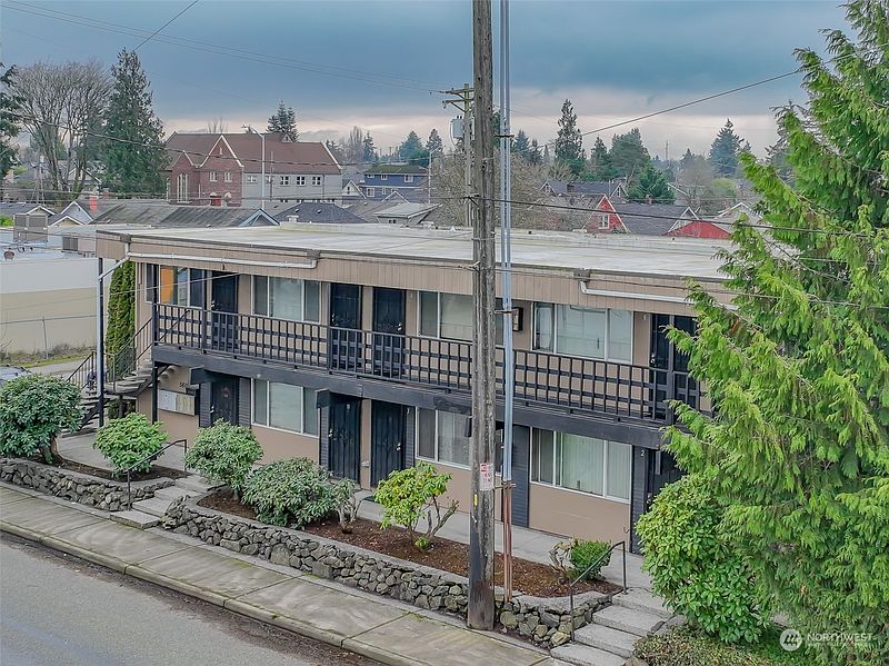 3rd image of 5601 S Thompson Avenue