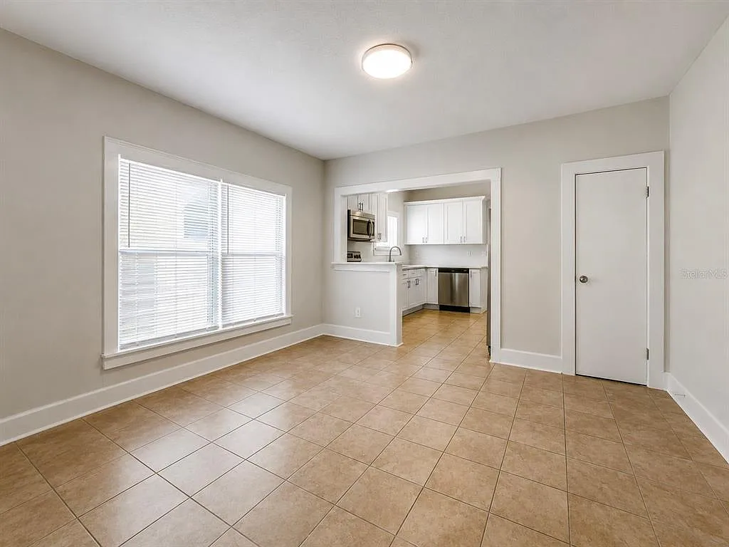 2 bed, 2.0 bath, 1420 sqft, $2,300 — Photo 3