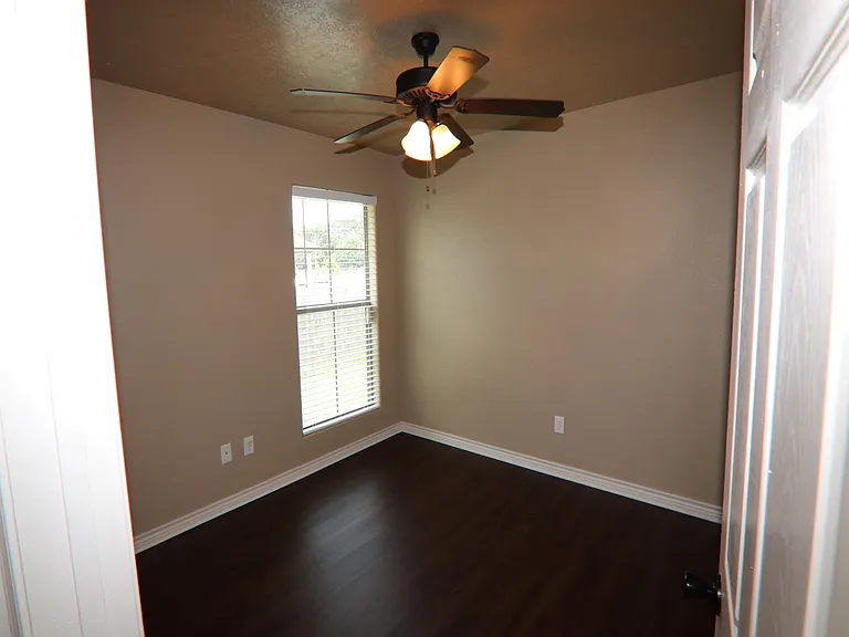 826 S Village Creek Pkwy — Photo 7