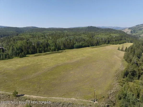 2525 S Fall Creek Rd, Wilson, WY 83014