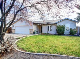 392 S Pennant Pl, Meridian, ID 83642