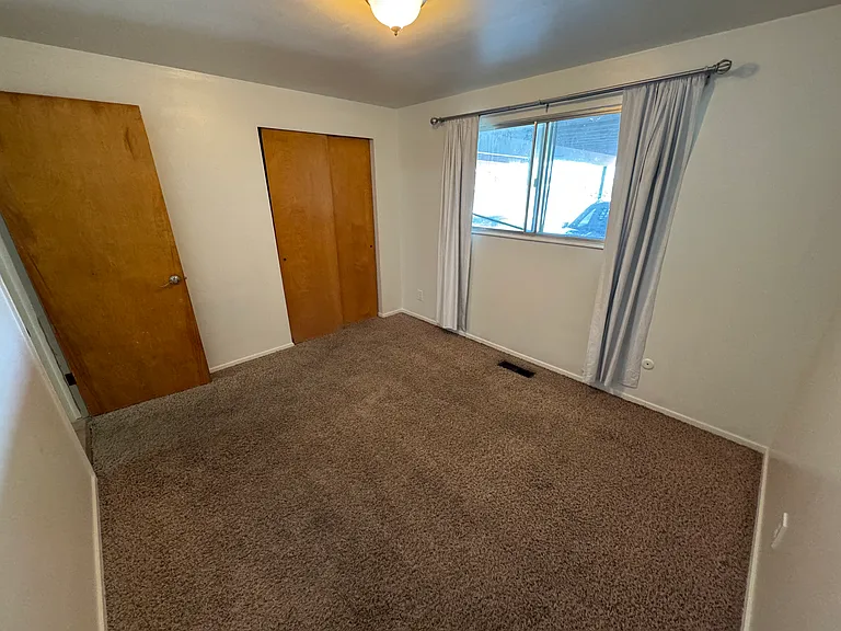 2059 N 250 W #3 — Photo 8