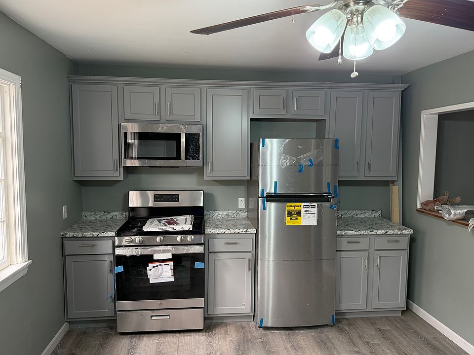 1st image of 404 Park Rd APT 2