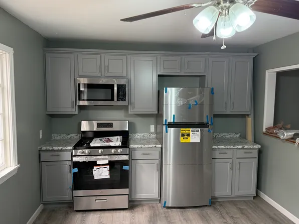 404 Park Rd APT 2, Ambridge, PA 15003