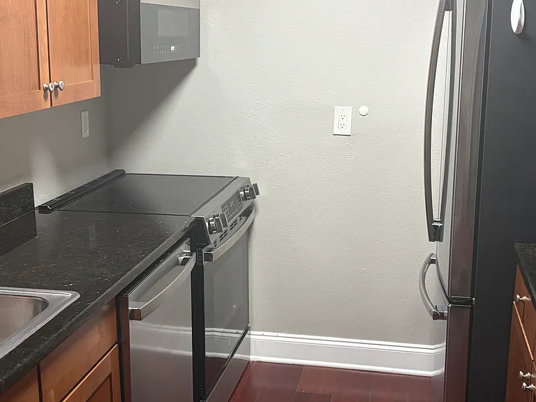 210 5th Ave S #102 — Photo 7