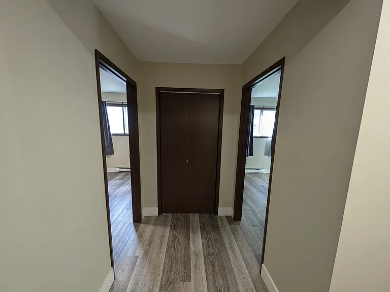 111 Knox St — Photo 6