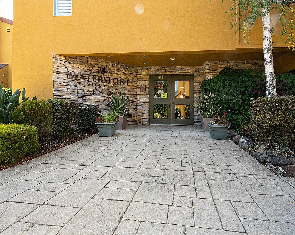 Waterstone Millbrae — Photo 3