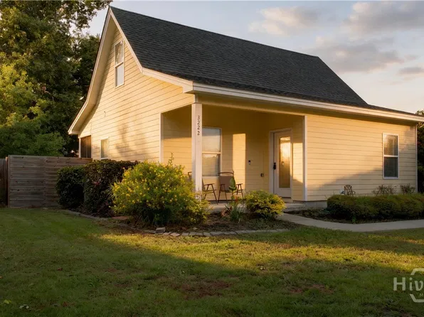 3222 Oakwood Drive, Savannah, GA 31404