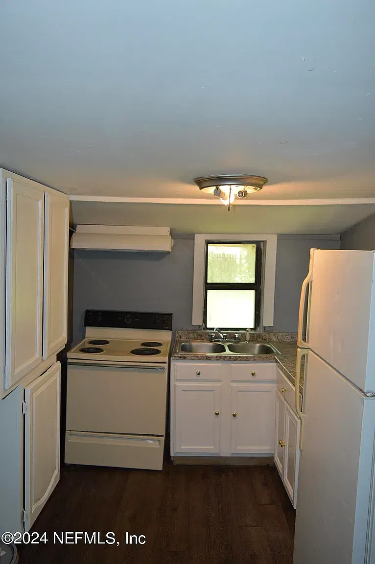 2 bed, $1,375 — Photo 1