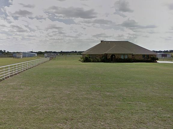 3rd image of 10425 Range Rd