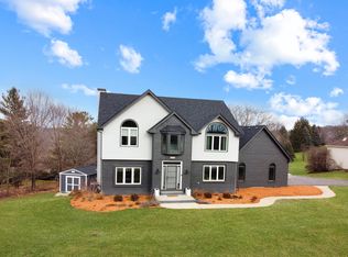 12087 N Ledges Dr, Roscoe, IL