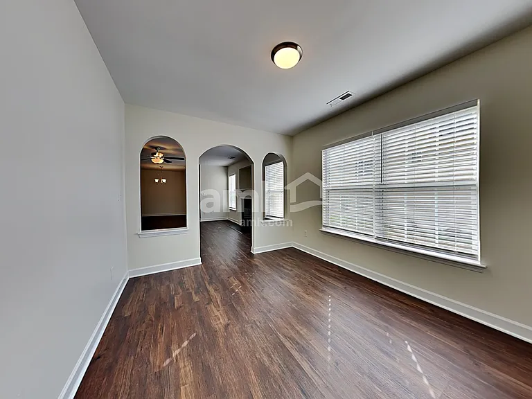 921 Sundance Dr — Photo 8