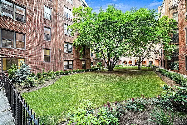 Rented by Reliance USA Inc | media 22