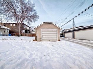 2238 E 32nd St SW, Calgary, AB T3E2R5