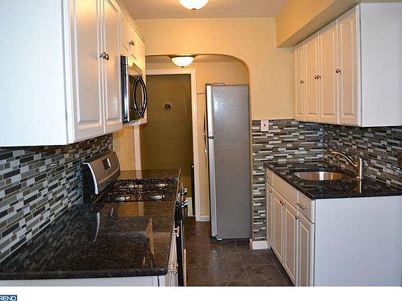 4th image of 6604 Eastwood St