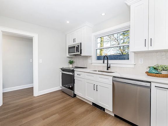 3rd image of 51 Hepburn Rd