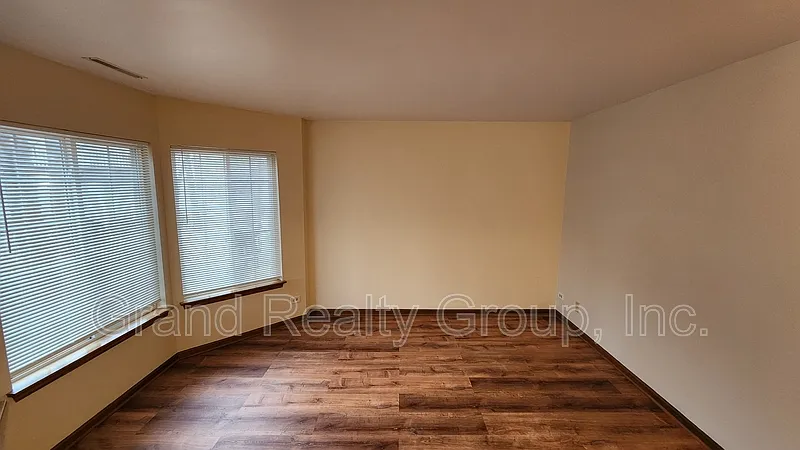 2 bed, 2.0 bath, 980 sqft, $2,000 — Photo 2
