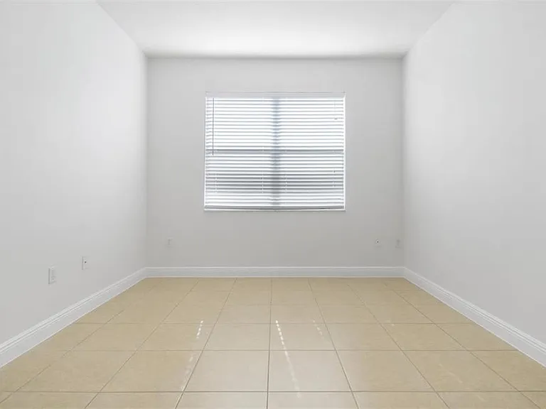 4475 Biscayne Breeze Way — Photo 3