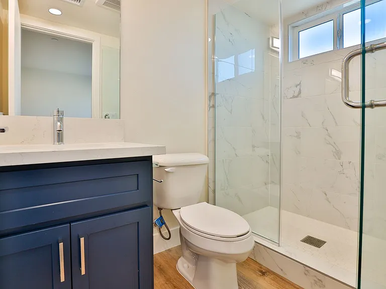 1164 W 37th Pl — Photo 37