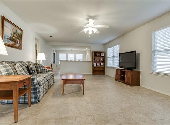 3rd image of 7879 Estancia Dr