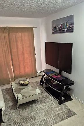 4th image of 70 Woodsmere Close #1A