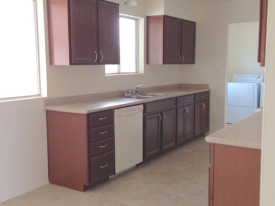1st image of 3101 E MESCAL Street N