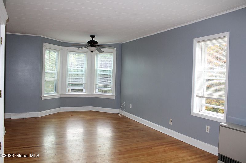 3rd image of 18 Munro Court