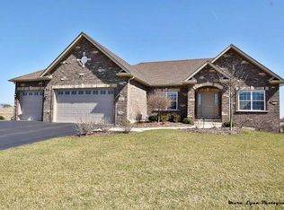 303 Lake Run Ln, North Aurora, IL 60542