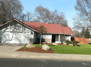 2285 Vartikian Ave, Clovis, CA 93611