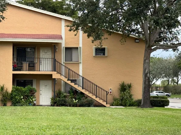 6051 10th Avenue N #233, Greenacres, FL 33463