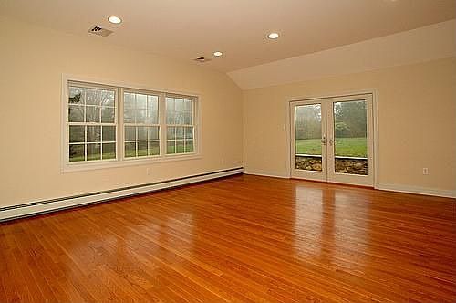 1st Floor Master Bedroom