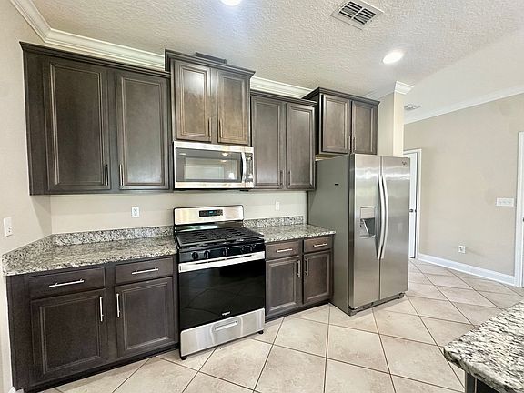 4th image of 481 Shetland Dr
