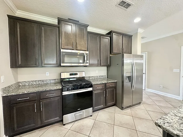 481 Shetland Dr — Photo 4