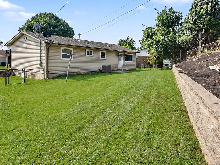 11247 Fawnhaven Dr — Photo 17