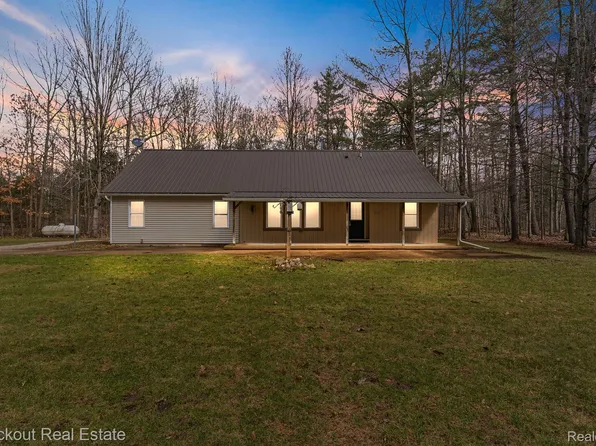 4848 Little Cedar Dr, Attica, MI 48412