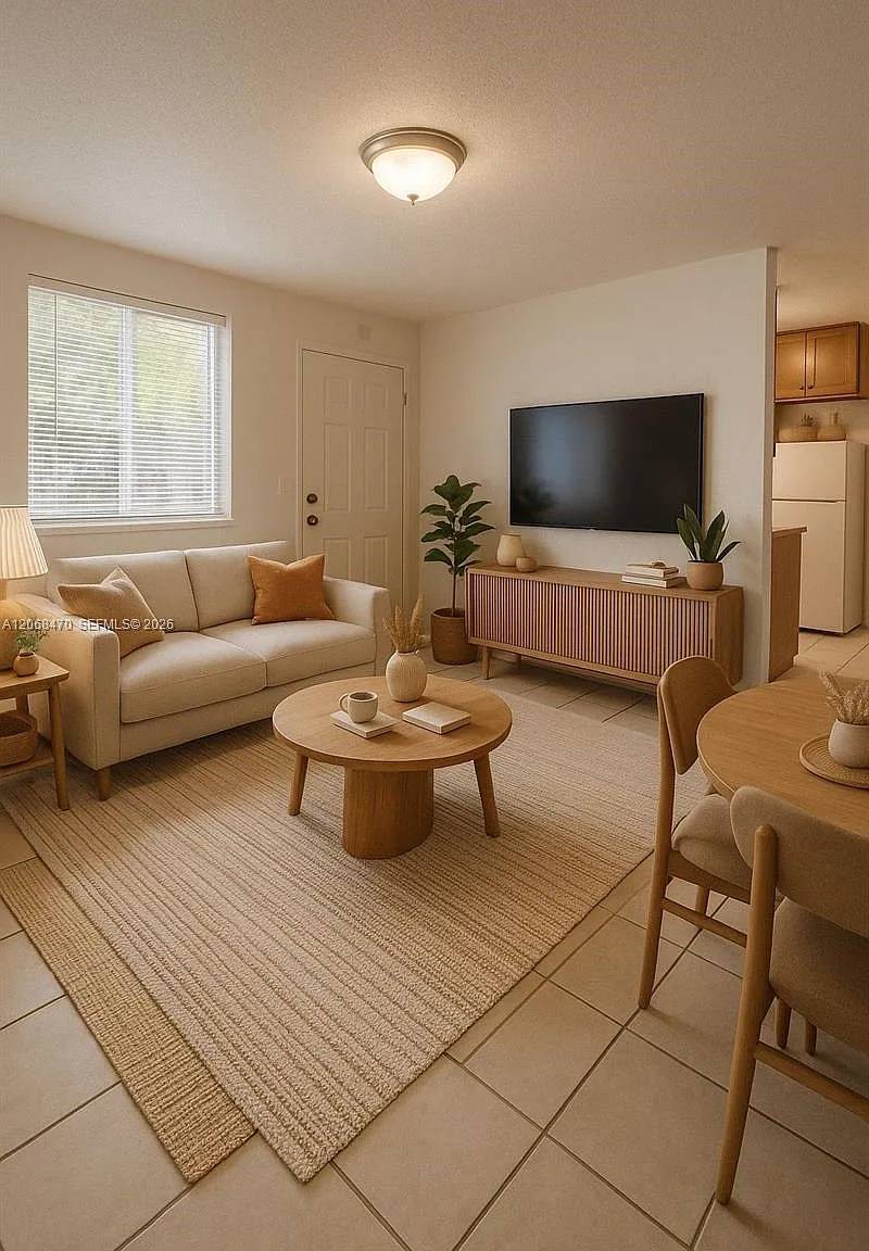 Bayshore Unit No 4 — Photo 1