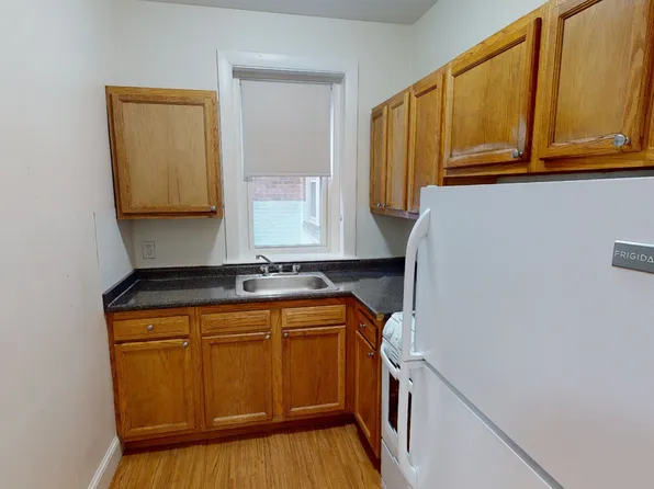 33 Lancaster Ter APT 104, Brookline, MA 02446