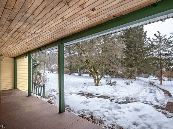 5th image of 11 Winterwood Rd