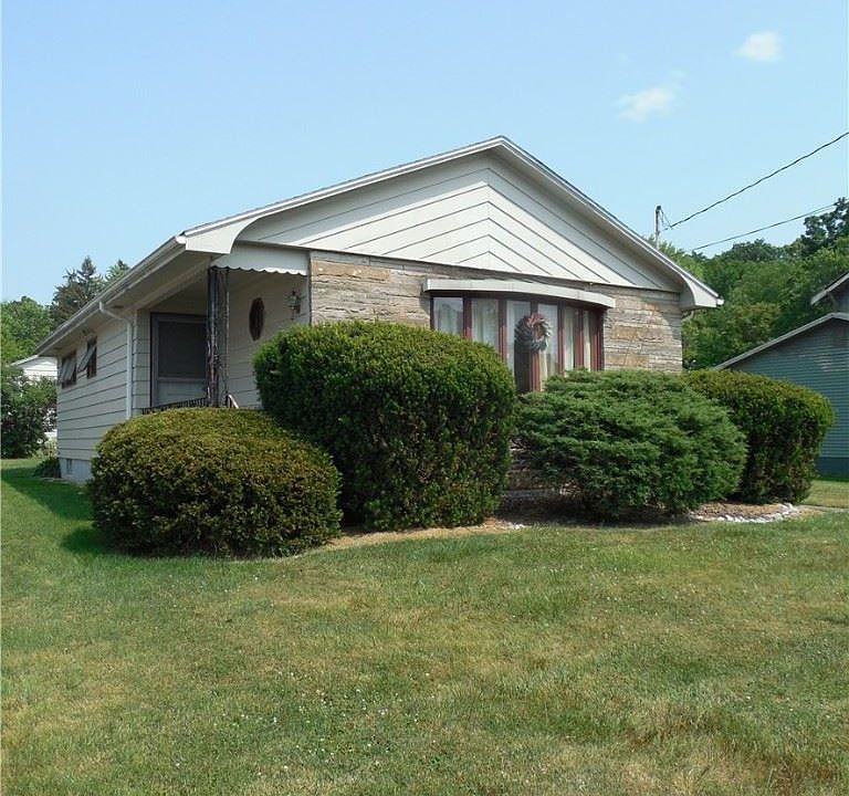 1st image of 105 S Scott St