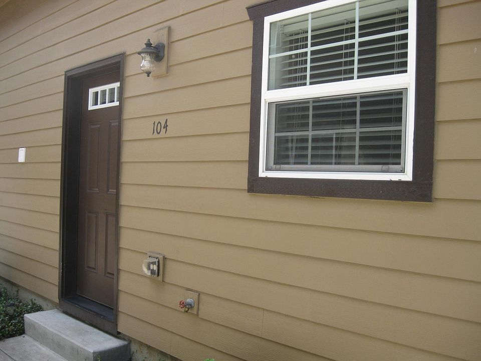 Duplex... kind of like your own house!
