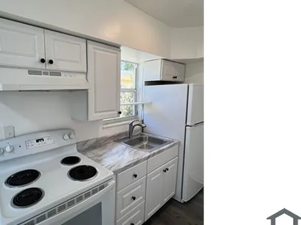 1946 NE 167th St APT 1, Miami, FL 33162