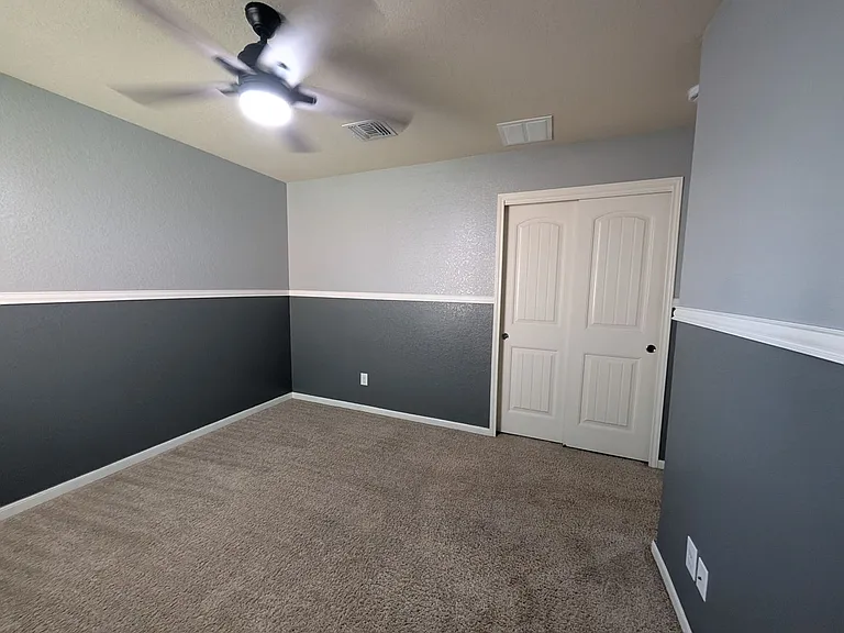 1337 Lauren St — Photo 34