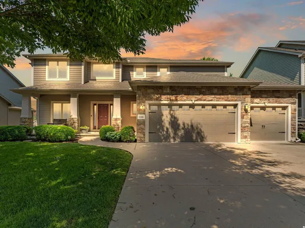 1123 Sawhill Dr, Lawrence, KS 66049