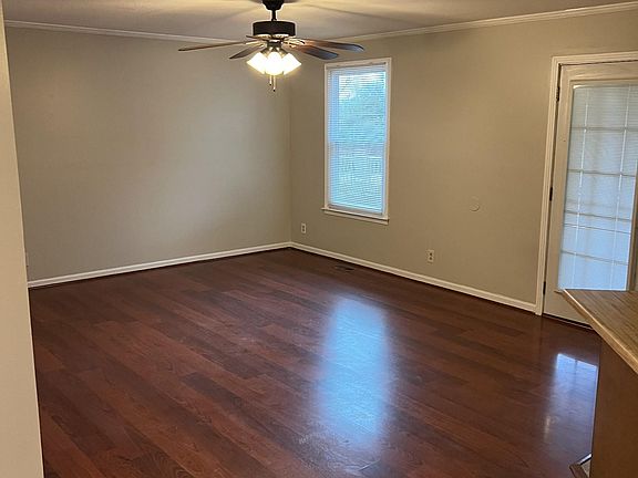 3rd image of 3332 Carrie Dr